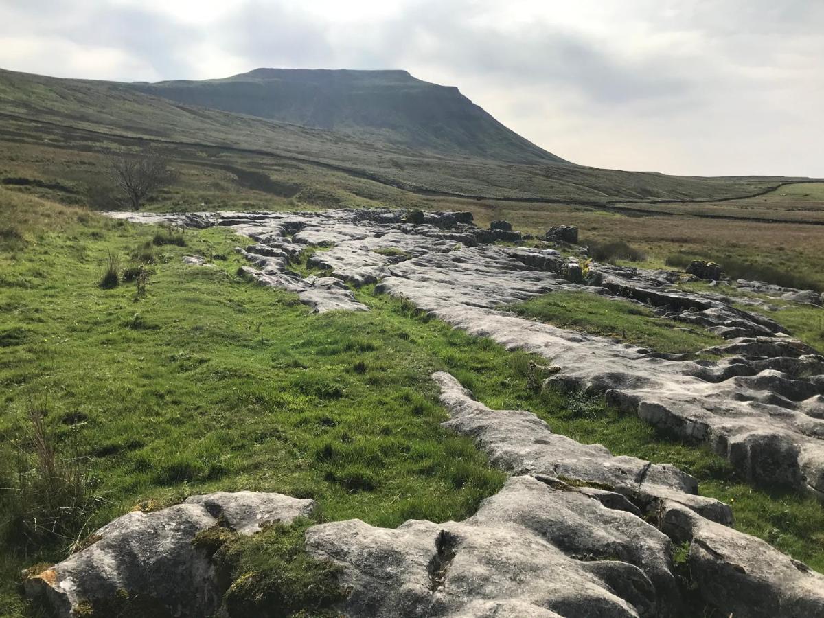 Old School House - Yorkshire Three Peaks Challenge Weathercote Ngoại thất bức ảnh